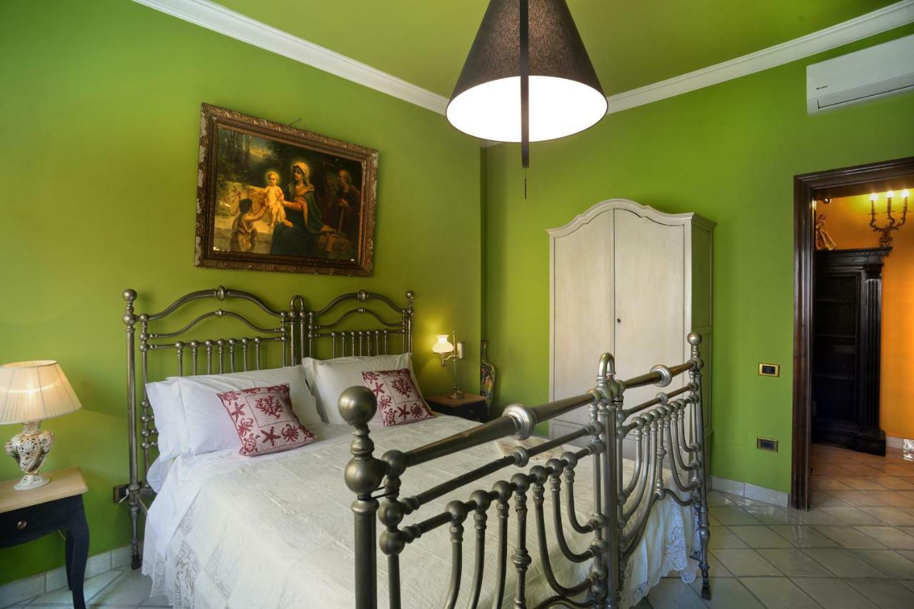 Donna Filomena Casa Vacanza Di Charme Salerno Eksteriør billede